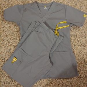 Women's wonderwink scrubs